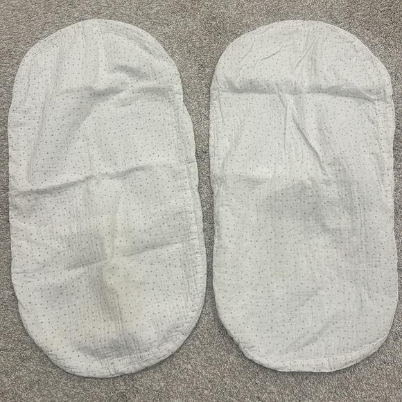 Restoration Hardware star print bassinet sheets. Set of 2. - Picture 2 of 8